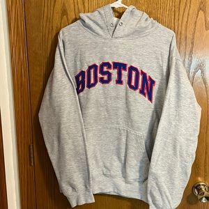 Boston sports sweater good condition size size large